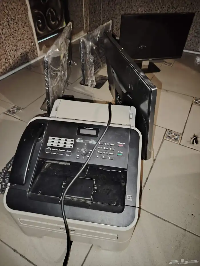 فاكس مع اربع شاشات للبيع 0