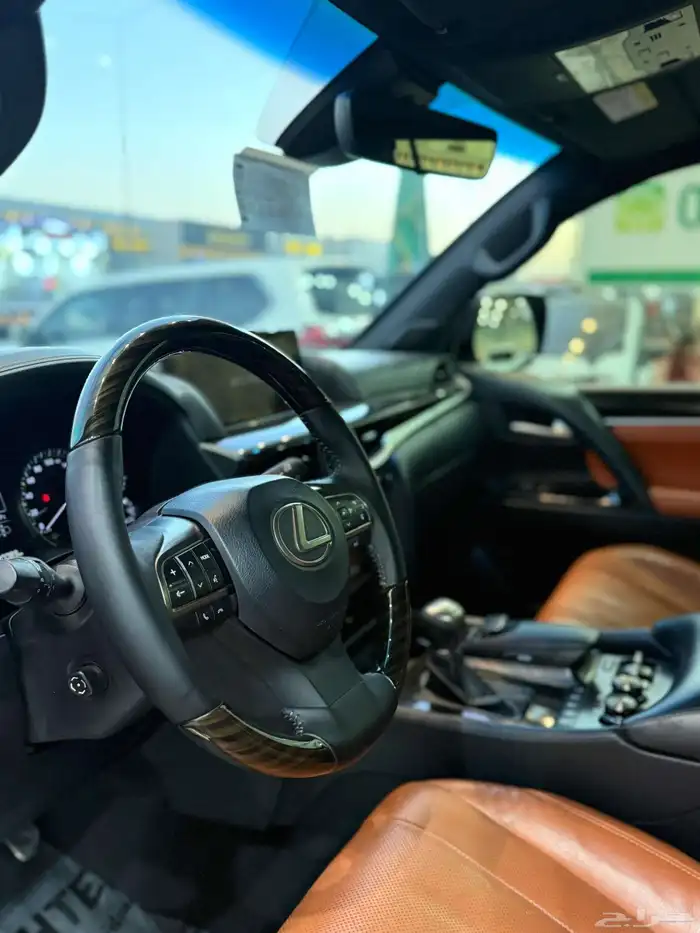 لكزس - 2019 - LX570 - سبورت - فل كامل - بسعر 250 الف 8