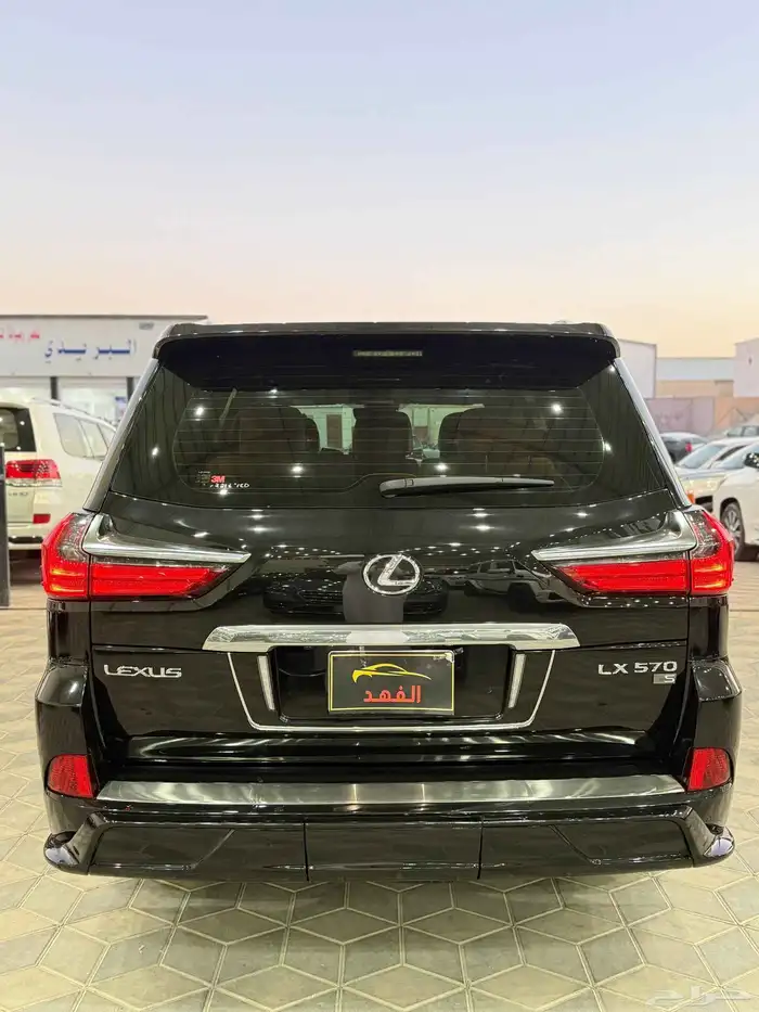 لكزس - 2019 - LX570 - سبورت - فل كامل - بسعر 250 الف 7