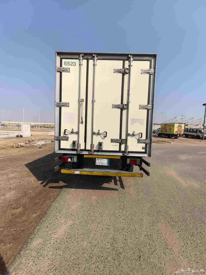 للبيع دينا متسوبيشي 2013 2