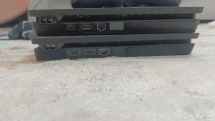 للبيع عدد 2 بلاي استيشن ps4 سليم 1