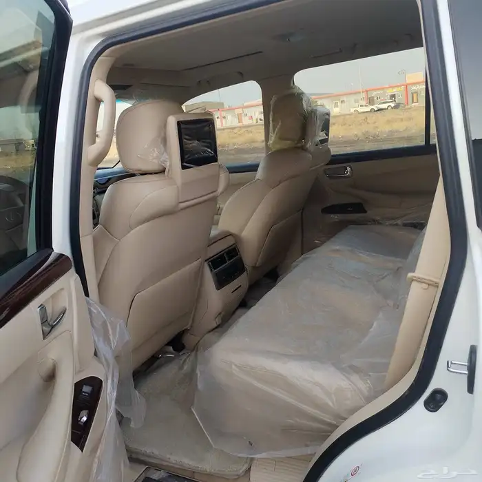 صالون لكزس 2014 6