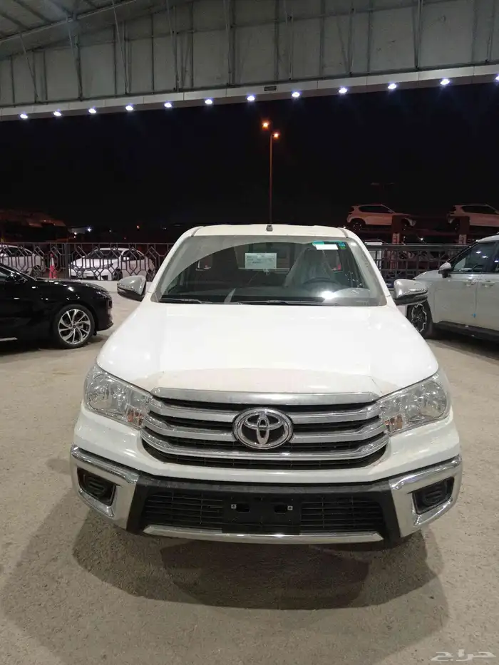 تويوتا هايلكس جي ال اكس بنزين موديل 2025 1