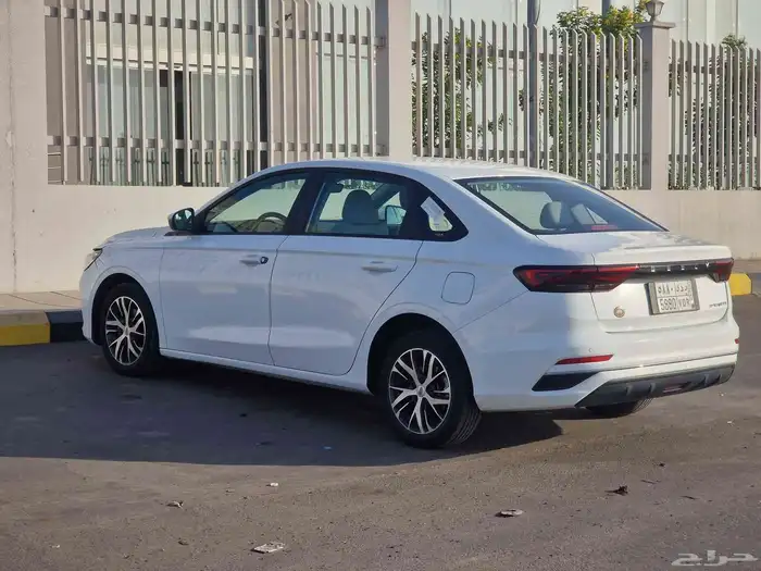 جيلي امجرند 2023 3