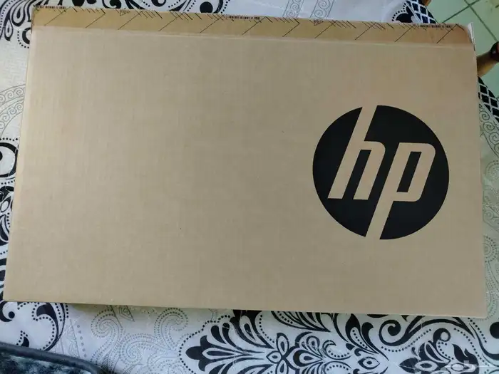 لاب توب hp core i5 u 13   كاميرا كانون 4000 3