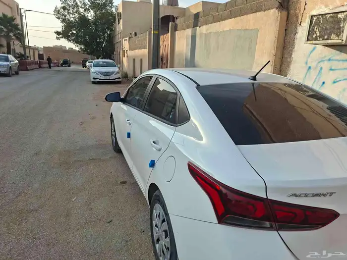 للبيع اكسنت 2020 4