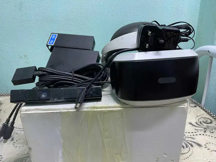 للبيع  جهاز PlayStation VR بحالة ممتازة   تجربة غامرة  تعيش 3