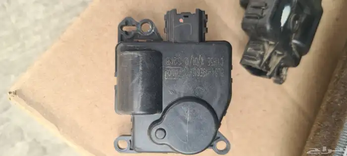 ثلاجة هيتر فورد اكسبيديشن 2013 مع قسامات مكيف ثلاثة امامية 3