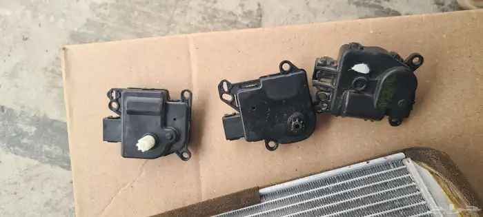 ثلاجة هيتر فورد اكسبيديشن 2013 مع قسامات مكيف ثلاثة امامية 4