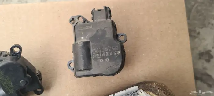 ثلاجة هيتر فورد اكسبيديشن 2013 مع قسامات مكيف ثلاثة امامية 6