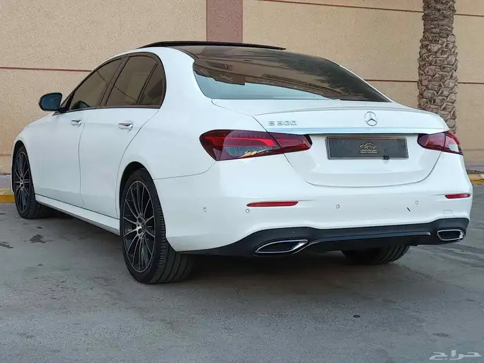 مرسيدس 2023 E300 فل كامل AMG بحالة الوكاله 7