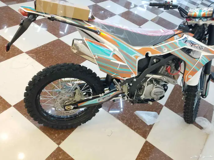 دباب صحراوي بنزين 2500 4