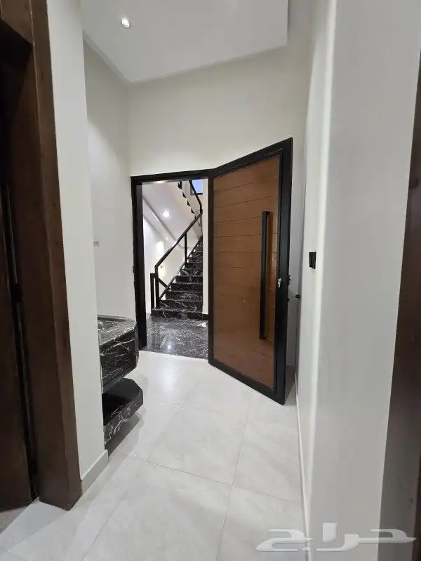 للبيع روف علوي مع ملحق تشطيب راقي مدخل سياره بالمحاله 700الف 6