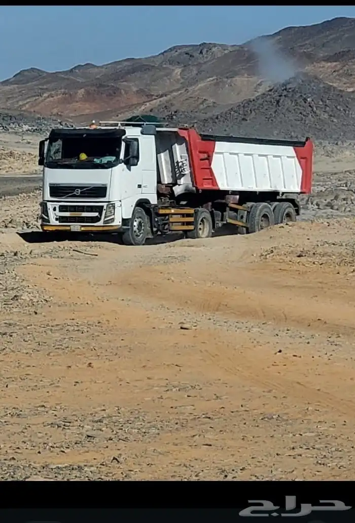 فولفو زاهد موديل 2013 للبيع مع الصندوق 2