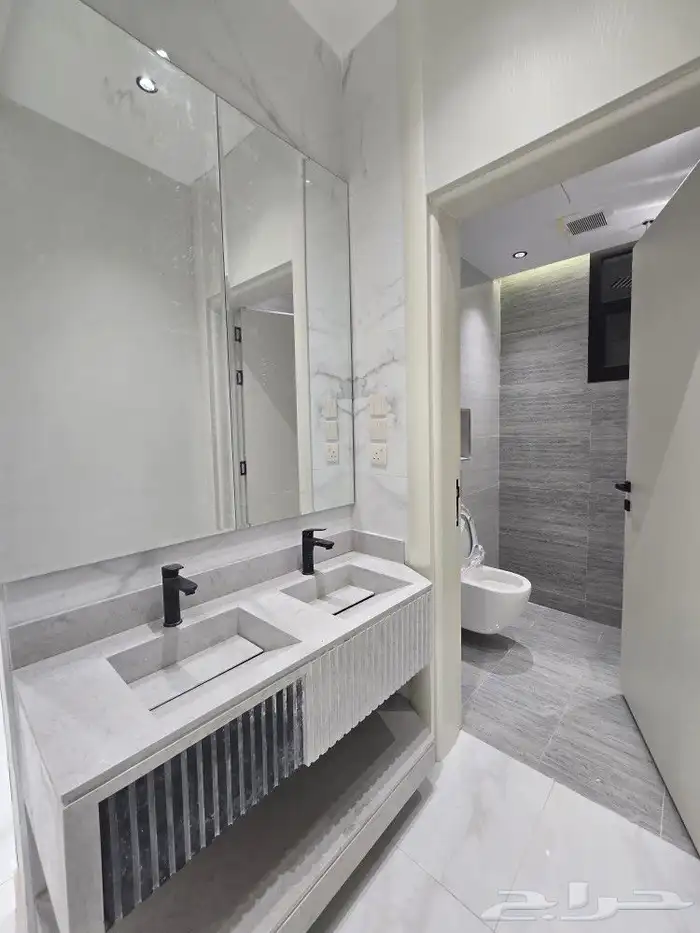 للبيع دور علوي مدخل مستقل ومصعدشغال600 ألف أبهاالمحالة قرطبة 13