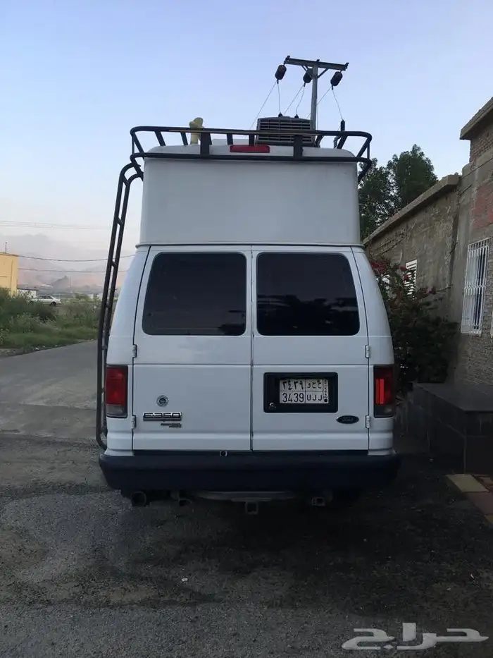 للبيع كرفان فورد 2013 5