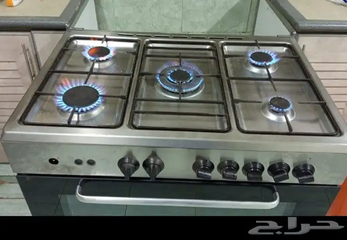 فرن شبه جديد للبيع نظيف جدا والسعر 450 ريال 0