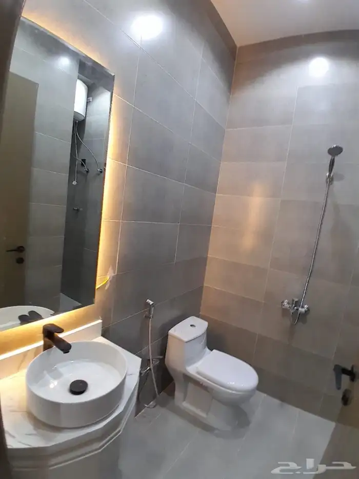 للبيع روف علوي مع ملحق ومشب تشطيبات فاخره بسعر 650الف 13