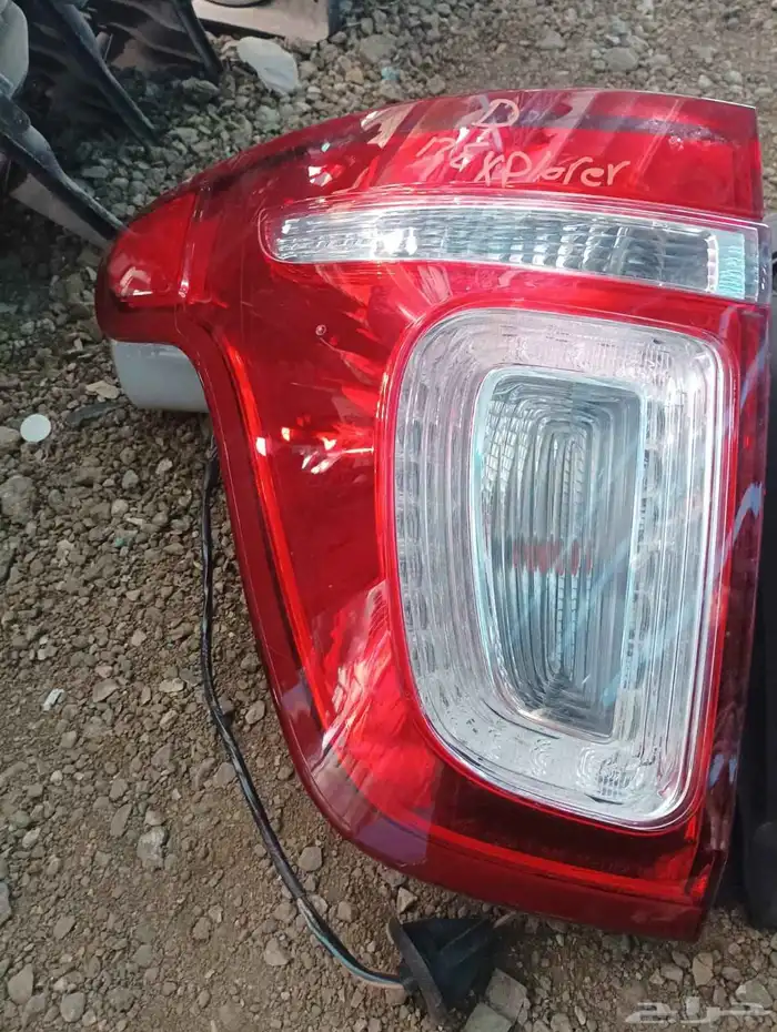 اسطبات إكسبلور من 2013 -2015 وكالة على السيارة 2