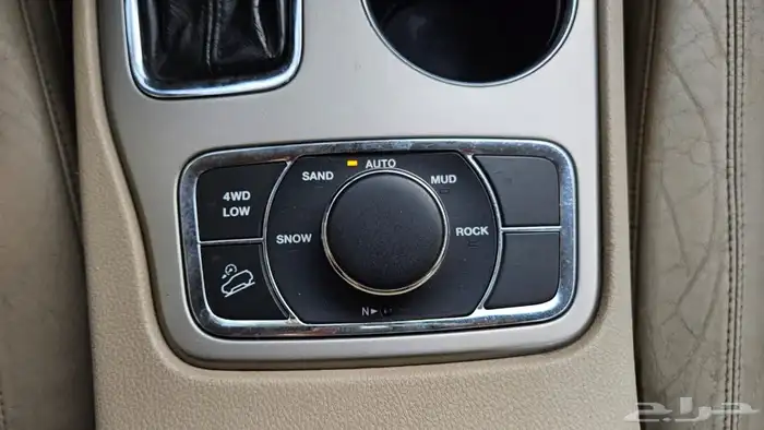 جيب جراند شروكي 2017 لمتيد 6سلند بودي بلد 11