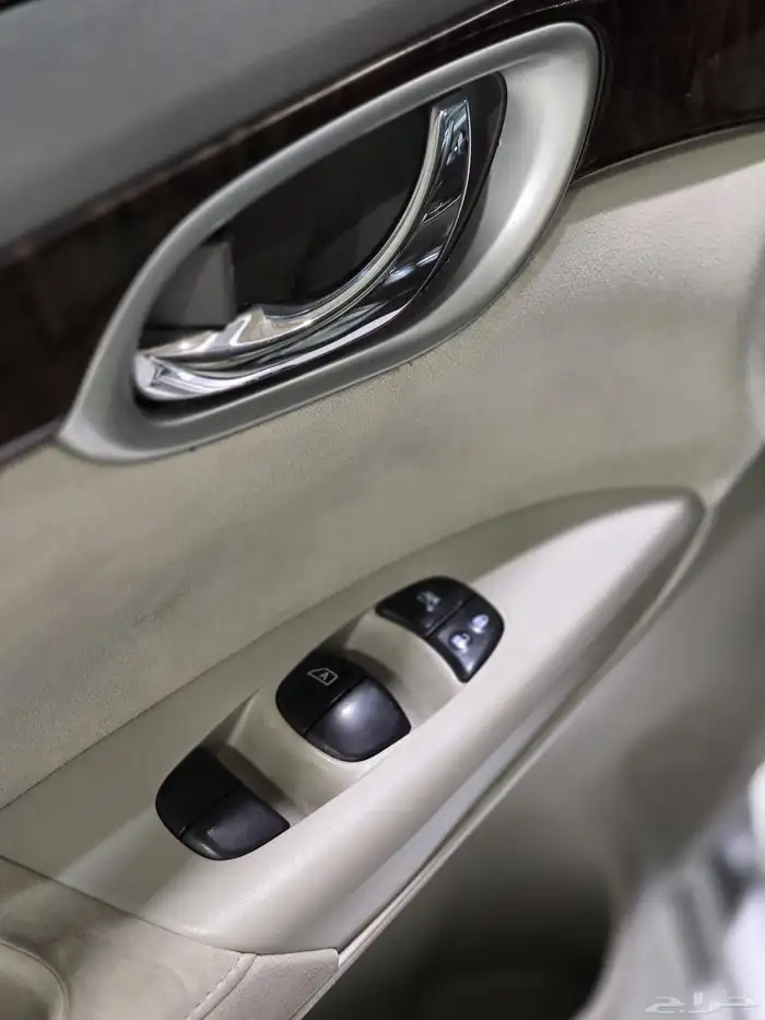 نيسان سنترا موديل 2015 بحاله ممتازه 10