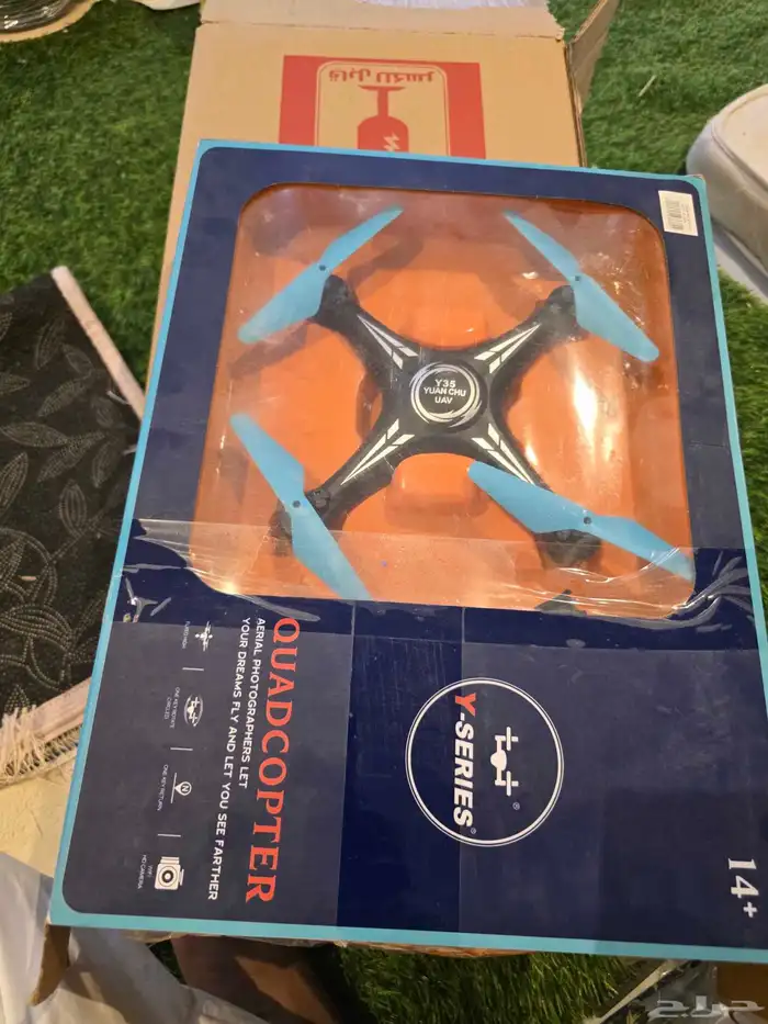 طائرة ألعاب بجهاز تحكم 3