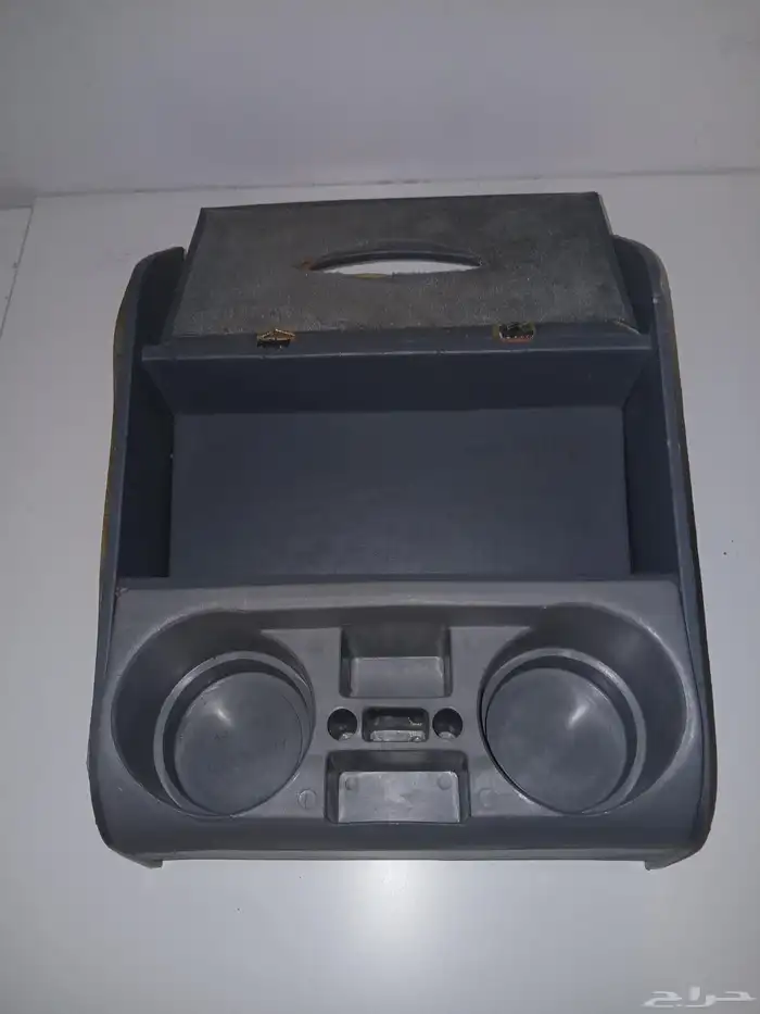 حاملة اكواب فورد فكتوريا نظيفة 2