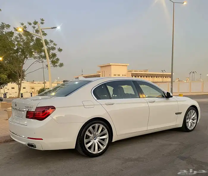 بي ام دبليو 2014 الفئة السابعه 730 ماشي 176 الف كم نظيفه 6