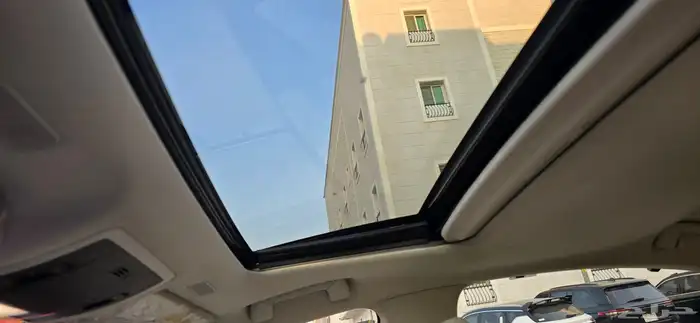 لكزس ES300H موديل 2022 18