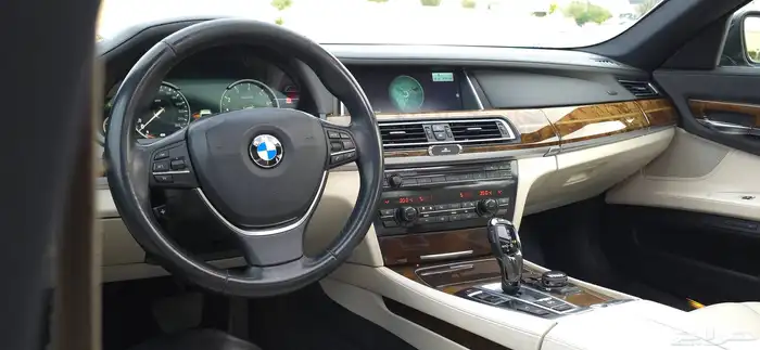 بي ام دبليو 730Li الناغي 2014 32