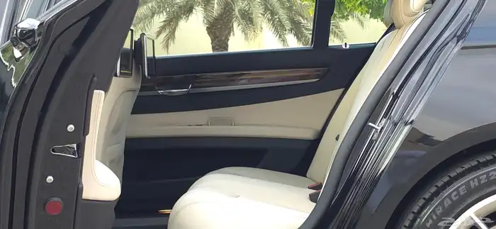 بي ام دبليو 730Li الناغي 2014 19