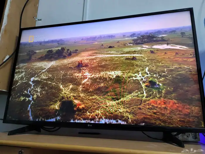 شاشة LG على السوم 1