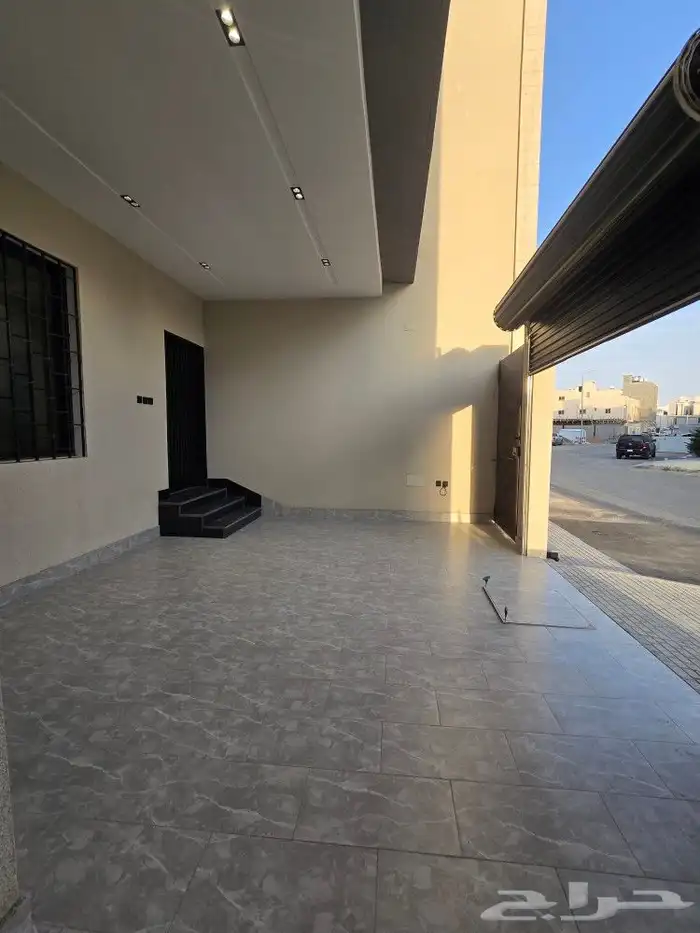 للبيع أدوار ارضيه6غرفVIPحوش ومدخل سياره580ألف مقابل نادي ضمك 6