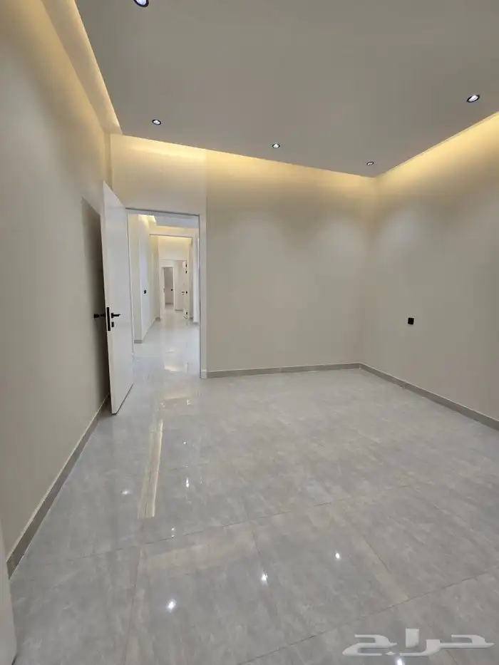 للبيع أدوار ارضيه6غرفVIPحوش ومدخل سياره580ألف مقابل نادي ضمك 12