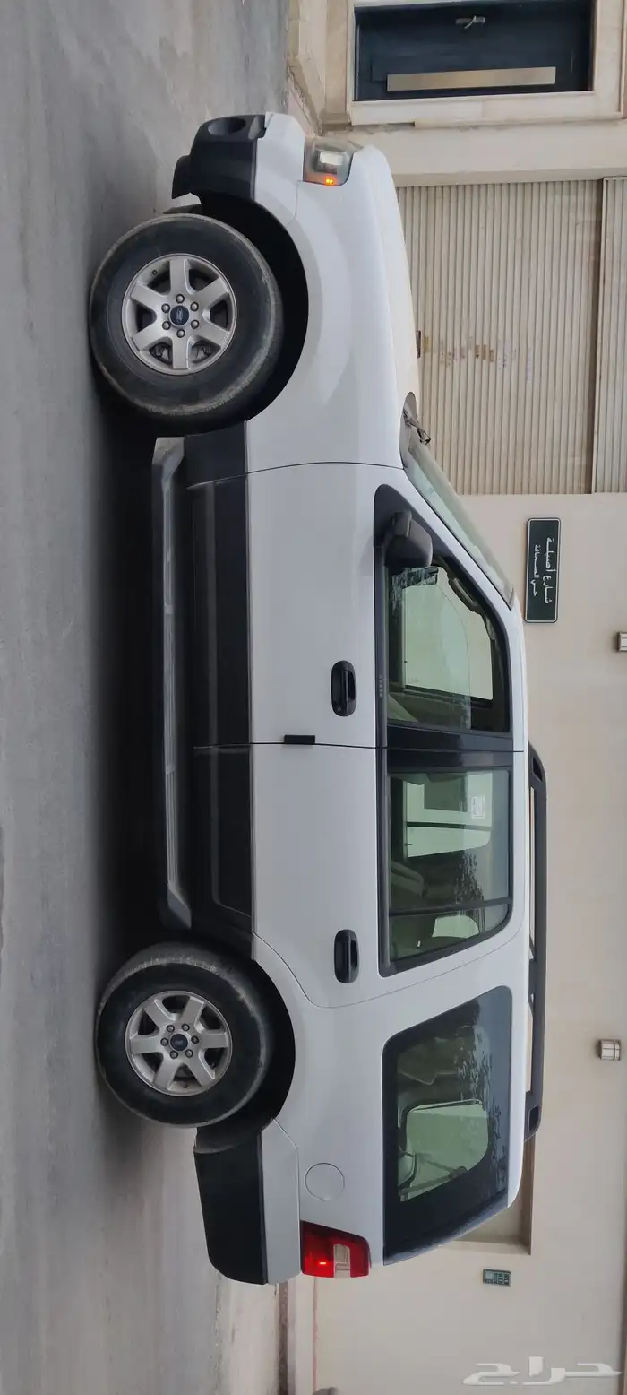 فورد اكسبدشن دبل ابيض2016 ماشي 212000 فيه 3قطع رش خارجي 2