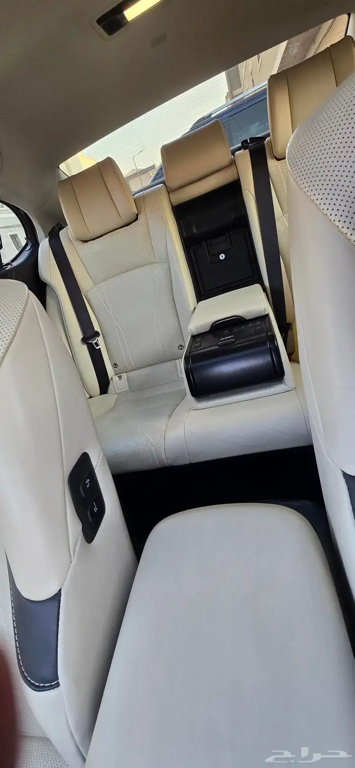 لكزس ES300H موديل 2022 19