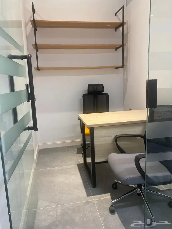 مكاتب إدارية مؤثثة للإيجار 7