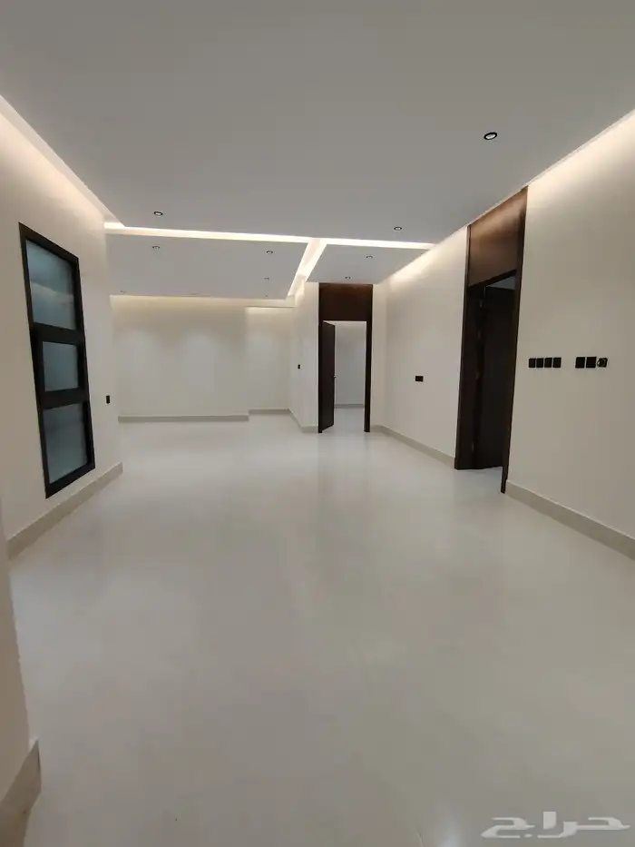 للبيع شقق علويه مع ملحق خاص وسطح تشطيب VIP 14