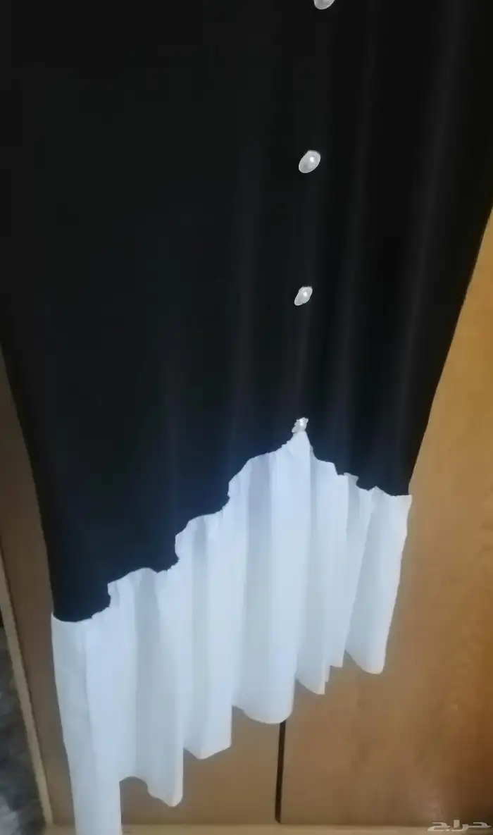 ملابس نسائيه جديده لبيع وكنب مفرد عدد اثنين لبيع جديده وتنج 3