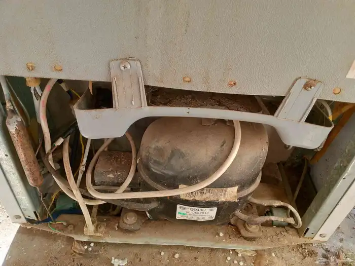 ثلاجه Rollc متوسطة الحجم 1