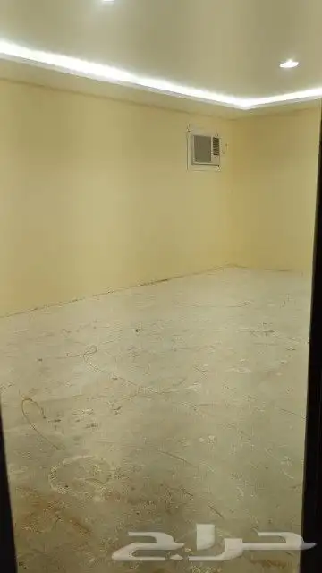 شاليه للايجار الشهري مكون من مشب ومجلس مكيف و 0