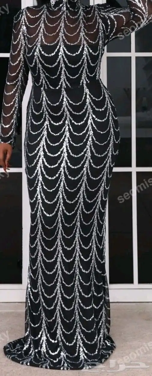 ملابس نسائيه جديده لبيع وكنب مفرد عدد اثنين لبيع جديده وتنج 17