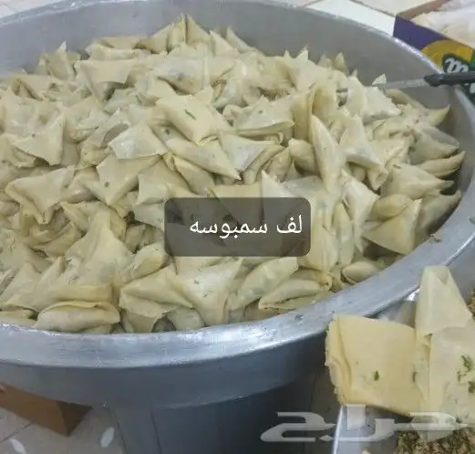 طباخ متنقل متمكن السليق الطائفي. على أصوله 2