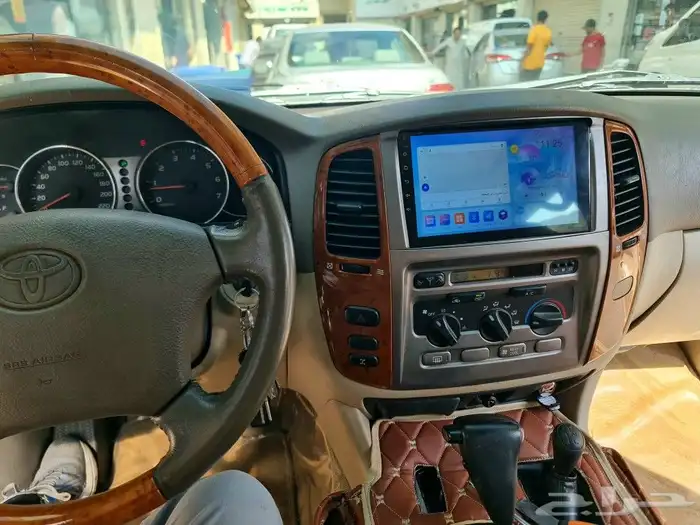 شاشه لاند كروزر 1