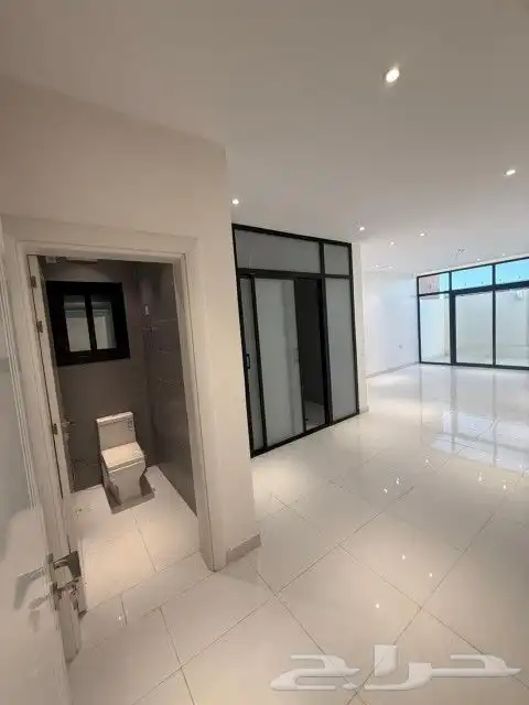فيلا فاخره للبيع بحي الرياض 7