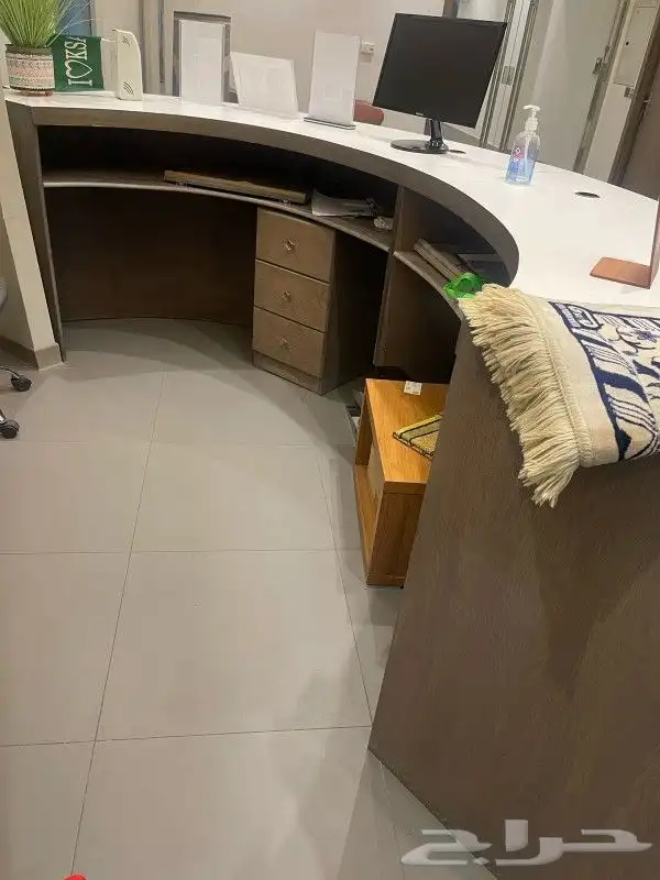 طاولة مكتب استقبال 2
