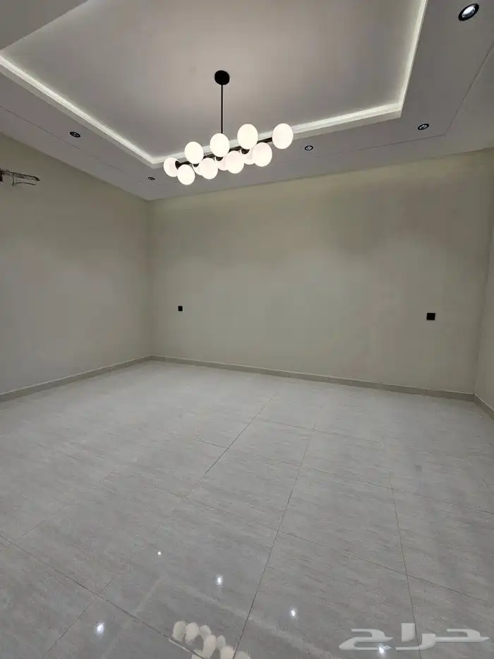 شقق ارضيه كبيرة مدخل سيارة 2