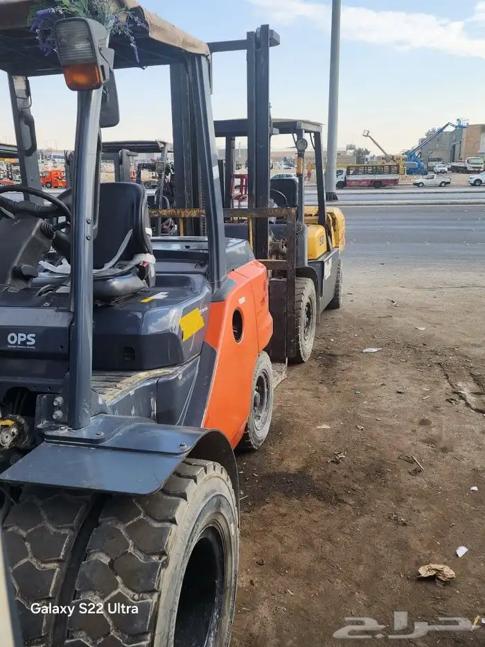 للإيجار رافعات شوكية(فوركلفت )forklift 6