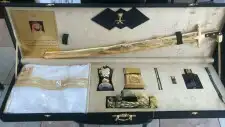 هدايا فخمة دروع بشوت سيوف 14