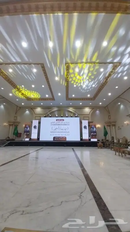 يوجد لدينا جميع انواع الشاشات 1